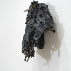 The middle wave, 2016, Copper, rubber, fabric, 70 x 46 x 30 cm