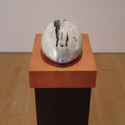 Eierkopf voll, 2014, Glazed ceramic 17,5 x 31,5 x 23 cm Pedestal: 111,5 x 45 x 35 cm