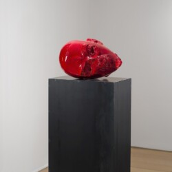 Kaputer Kopf I, 2014, Glazed ceramic 30 x 45 x 33 cm steel base: 120 x 45 x 30