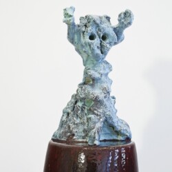 detail from "Personnage VIII", 2014, Glazed ceramic 161,5 x 30 x 31 cm