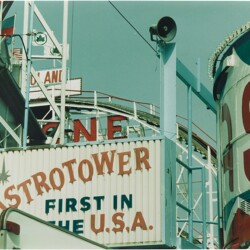 Coney Island (Astrotower), 1997, Chromogenic print Unique photo 29,5 x 41,5 cm (framed)