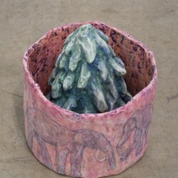 Tree, 2013, Hydrostone, chickenwire, paper mache, tempera, 35,5 x 35,5 x 43 cm