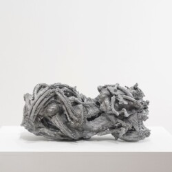 Loose bonds, 2016, Aluminium 28 x 64 x 38 cm
