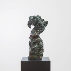"Appaloosa", 2017, Glazed ceramic on steel pedestal 60 x 28 x 19 cm pedestal: 109,5 x 38 x 38 cm